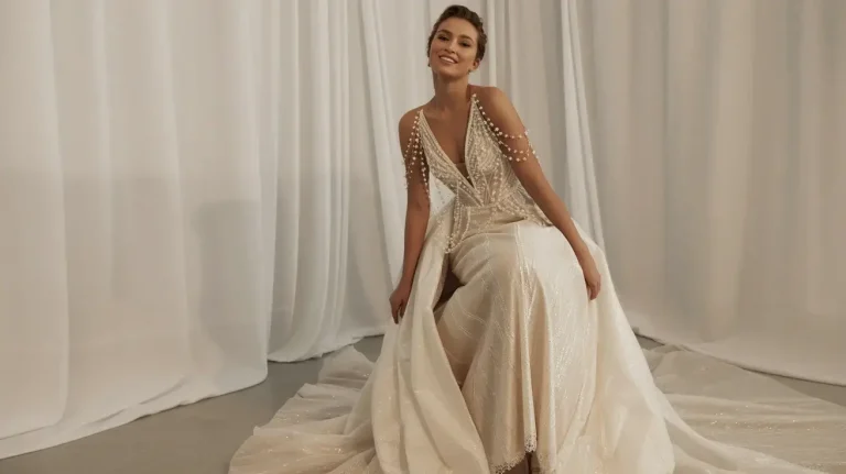 15 Low Cut Wedding Gowns Breaking Pinterest Rules 34 Low Cut Wedding Gowns That Are Breaking Pinterest Right Now
